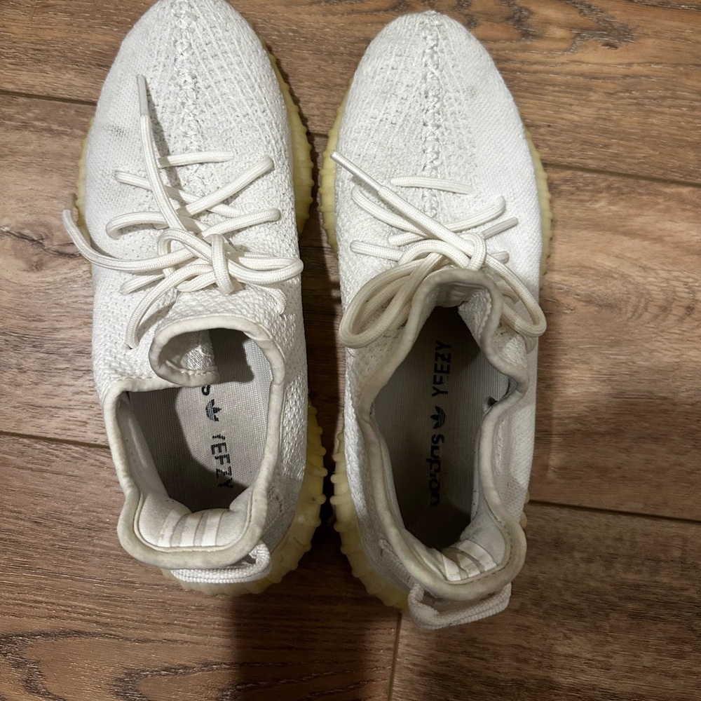 Yeezy 350 v2